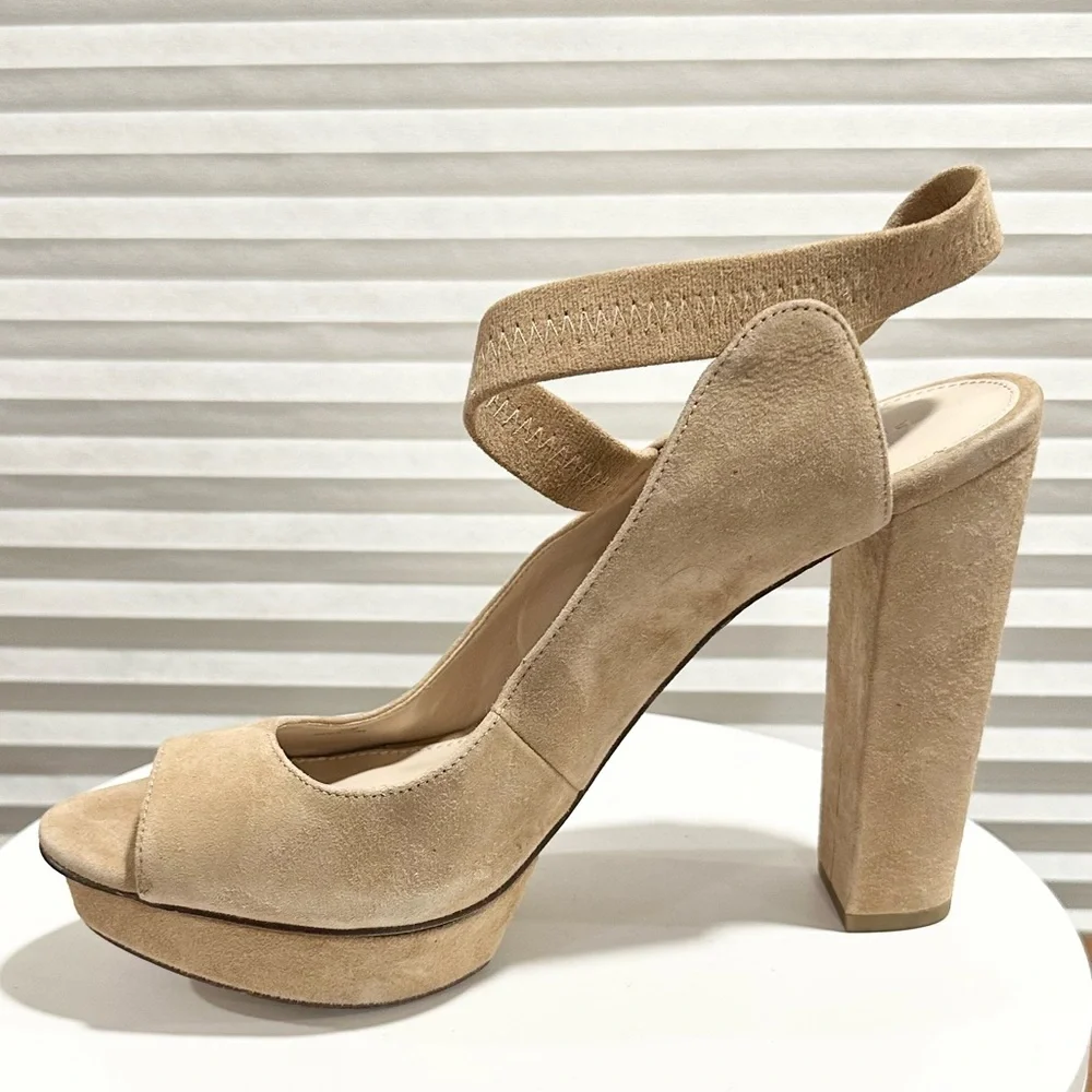 🌸PELLE MODA🌸 Pacey Peep Toe Platform Sandal In Latte Size: 11M